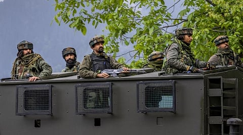 காஷ்மீரில் 3 என்கவுன்ட்டரில் 7 தீவிரவாதிகள் சுட்டுக்கொலை