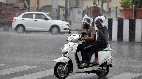 கோவை, சேலம், வேலூர் உள்ளிட்ட 16 மாவட்டங்களில் கனமழை வாய்ப்பு