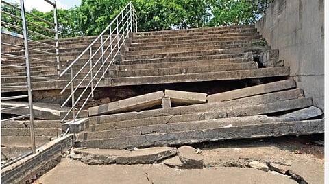 திருச்சி | மது அருந்தும் கூடமாக மாறிய கம்பரசம் பேட்டை தடுப்பணை: நடவடிக்கை எடுக்க பொதுமக்கள் கோரிக்கை