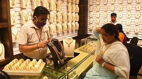 தங்கம் விலை உயர்வு: இன்றைய நிலவரம் என்ன?