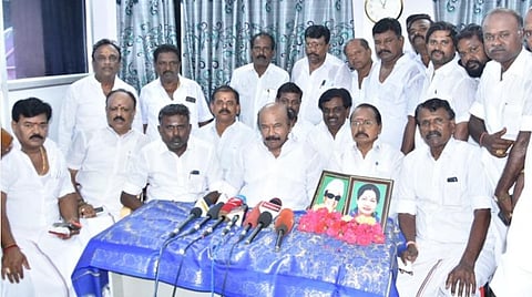 “கண்ணீர் செல்வமாகிவிட்டார் பன்னீர்செல்வம்” - வி.வி.ராஜன் செல்லப்பா