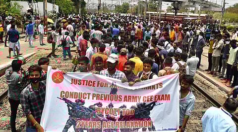 அக்னிபாதை திட்டத்தை வாபஸ் பெற கோரி பிரதமர் மோடியிடம் காங்கிரஸ் மனு