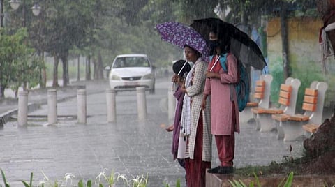 தமிழகத்தில் 10 மாவட்டங்களில் கனமழை வாய்ப்பு