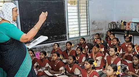 கோவை அரசு பள்ளிகளில் தற்காலிக ஆசிரியர் பணியிடத்துக்கு ஜூலை 6-க்குள் விண்ணப்பிக்கலாம்