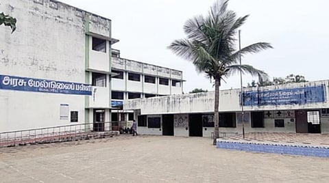 வெங்கம்பாக்கம் அரசு மேல்நிலைப் பள்ளி.