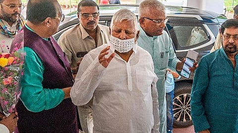 லாலு பிரசாத் யாதவுக்கு தோள்பட்டை எலும்பு முறிவு