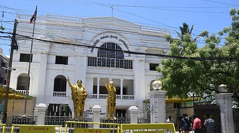 அதிமுக பொதுக்குழுவுக்கு தடையில்லை; நீதிமன்ற அவமதிப்பு வழக்கு விசாரணைக்கு இடைக்காலத் தடை: உச்ச நீதிமன்றம்