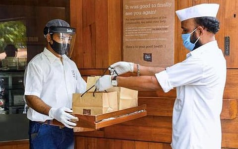 சொமேட்டோ Vs நேரடி உணவு ஆர்டர் கட்டண வித்தியாசத்தை பகிர்ந்த நெட்டிசன்: வைரலான காரசார விவாதம்