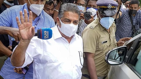 அரசியலமைப்பு குறித்து சர்ச்சை கருத்து - கேரள கலாச்சாரத் துறை அமைச்சர் சாஜி செரியன் ராஜினாமா