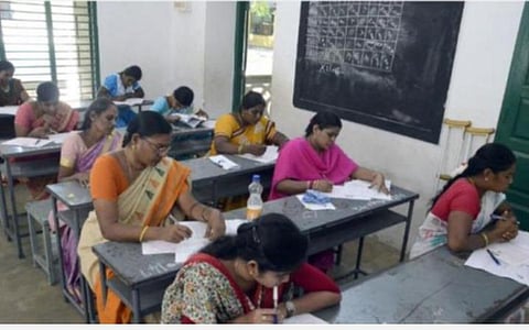 ஆசிரியர் தேர்வு வாரியத்தின் திருத்தப்பட்ட வருடாந்திர தேர்வு அட்டவணை வெளியீடு: 896 ஆசிரியர் பணியிடங்கள் அதிகரிப்பு