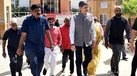 தமிழக சட்டப் பேரவையில் நிறைவேற்றப்பட்டவற்றில் 10 மசோதாக்களுக்கு ஆளுநர் ஒப்புதல்?