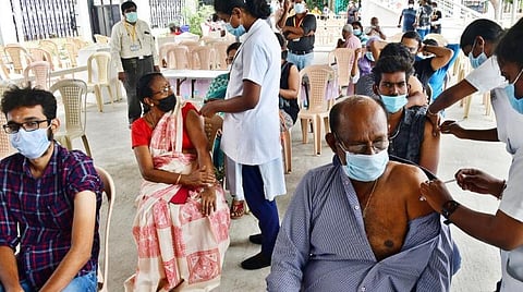 தமிழகம் முழுவதும் 1 லட்சம் இடங்களில் நாளை மெகா தடுப்பூசி முகாம்