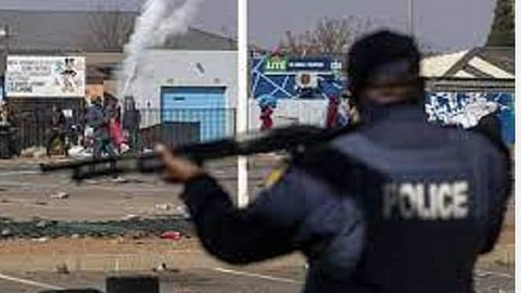 தெ.ஆப்பிரிக்க துப்பாக்கிச் சூட்டில் 15 பேர் உயிரிழப்பு; 9 பேர் காயம்