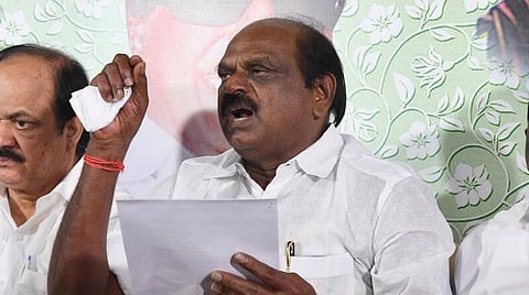 ஜெயலலிதா, சசிகலா, ஓபிஎஸ்-க்கு துரோகம் செய்தவர் இபிஎஸ்: வைத்திலிங்கம்