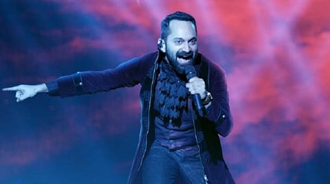 தெய்வ வியாபாரியின் கதையும் திணறலும் - ‘ட்ரான்ஸ்’ படம் எப்படி?