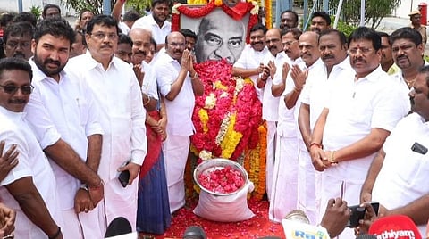 ஓபிஎஸ் தரப்புக்கு அதிகாரம் இருப்பதாக கூறுவது கேலிக்கூத்து: ஜெயக்குமார்