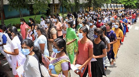 நாளை நீட் தேர்வு - 18.72 லட்சம் பேர் பங்கேற்பு