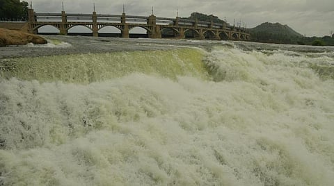 மேட்டூர் அணையில் இருந்து 2-வது நாளாக 1 லட்சத்து 33 ஆயிரம் கனஅடி நீர் திறப்பு