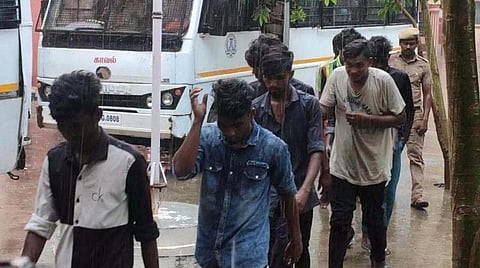 பள்ளிக் கலவரம் தொடர்பாக விசாரணை தீவிரம்: இதுவரை 22 சிறுவர்கள் உட்பட 300 பேர் கைது