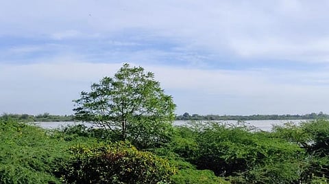 கொள்ளிடம் ஆற்றில் அடித்துச் செல்லப்பட்ட 3 பேரில் இருவர் சடலமாக மீட்பு