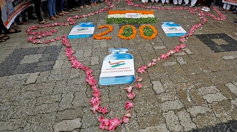 இருநூறு கோடி தடுப்பூசிகள்: சாதனையும் சவால்களும்!