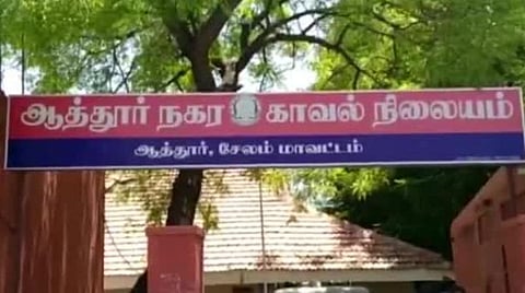 ஆத்தூர் ராமநாயக்கன்பட்டியில் பழ வியாபாரியை கடத்த முயற்சி: தலைமைக் காவலர் உட்பட 6 பேர் கைது