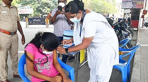 4 கோடி பேர் ஒரு டோஸ் கூட செலுத்திக் கொள்ளவில்லை - மக்களவையில் மத்திய அரசு தகவல்