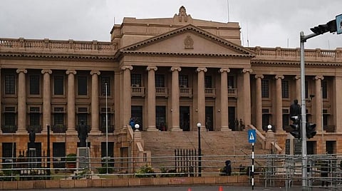 இலங்கை அதிபர் மாளிகையிலிருந்து 1000 + கலைப் பொருட்கள் மாயம்