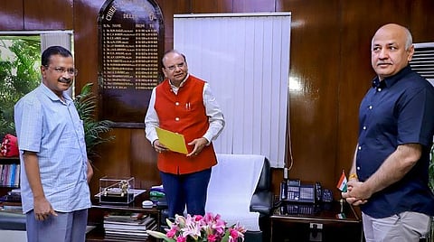 டெல்லி முதல்வர் அரசு நிகழ்ச்சியை பாஜக மாற்றியதாக ஆம் ஆத்மி குற்றச்சாட்டு