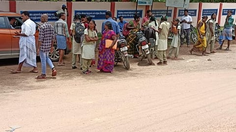 திருவள்ளூர் பள்ளி மாணவி மரணம் | “துறை ரீதியாக விசாரணை” - மாவட்ட ஆட்சியர் ஜான் வர்கீஸ்