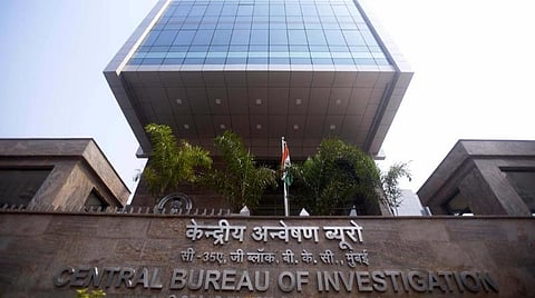 ரூ.100 கோடி மோசடி | ''எத்தகைய அரசு வேலையானாலும் முடித்துத் தருவோம்'' - குற்றவாளிகளை சிபிஐ வளைத்த பின்னணி