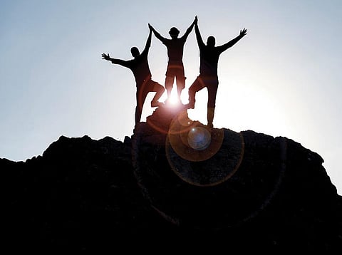 கையருகே கிரீடம் - 4: மலையேறப் பயிற்சியும் கொடுத்து, வேலையும் தராங்க!