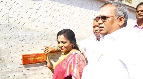 “முதல்வர் பரந்த மனப்பான்மையுடன் விளம்பரங்களில் பிரதமரின் படத்தை சேர்க்க வேண்டும்” - தமிழிசை