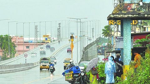 வளிமண்டல கீழடுக்கு சுழற்சியால் தமிழகத்தில் 4 நாட்களுக்கு கனமழை வாய்ப்பு