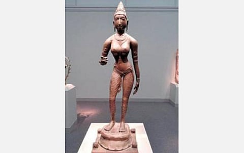 செம்பியன் மகாதேவி சிலை