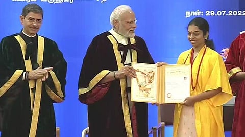 அண்ணா பல்கலை. பட்டமளிப்பு விழா: 69 மாணவர்களுக்கு பதக்கங்களை வழங்கி பிரதமர் மோடி கவுரவிப்பு