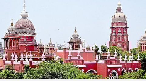 சேலம் அம்பலவான சுவாமி கோயில் கல் மண்டபம் சீரமைப்பு: 2 மாதங்களில் பரிசீலிக்க உயர் நீதிமன்றம் உத்தரவு