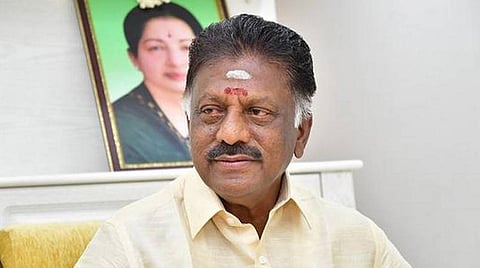 அரசியல் காழ்ப்புணர்ச்சி காரணமாக ஜெயலலிதாவின் பெயர் மறைக்கப்பட்டதா? - ஓபிஎஸ்