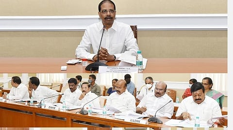 வாக்காளர் அட்டை - ஆதார் இணைப்பு: அனைத்துக் கட்சி ஆலோசனைக் கூட்டத்தில் ஓபிஎஸ், இபிஎஸ் அணியினர் பங்கேற்பு