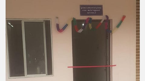 கரூர் அரசு அலுவலகங்களில் தூய்மைப் பணியாளர்களுக்கு குடிநீர், கழிவறை வசதியுடன் ஓய்வறை