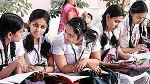 சின்னசேலம் தனியார் பள்ளி மாணவர்களுக்கு 9 முதல் பிளஸ் 2 வரை நேரடி வகுப்புகள் தொடங்கியது