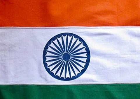 தமிழக பாஜகவினர் சமூக ஊடக முகப்பு படங்களில் தேசியக் கொடி