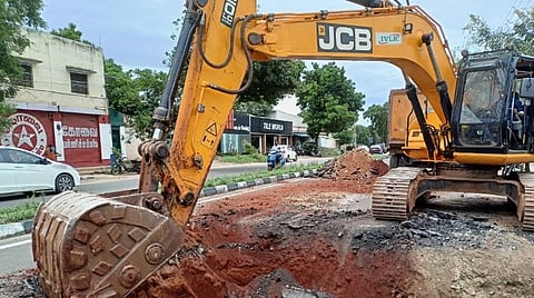 தேனி மாவட்டத்தின் முதல் மேம்பால கட்டுமானப் பணி தொடங்கியது; மக்கள் ஆர்வம்