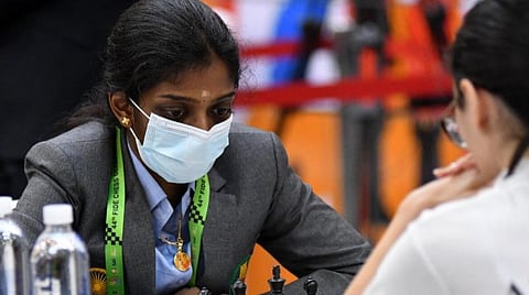 செஸ் ஒலிம்பியாட்: பிரக்ஞானந்தா, வைஷாலி அபாரம்