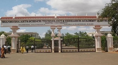 சாஸ்த்ரா பல்கலைக்கழகம் ஆக்கிரமித்துள்ளதாக கூறப்படும் நீர்நிலை பகுதி: ஆவணத்தை தாக்கல் செய்ய உத்தரவு