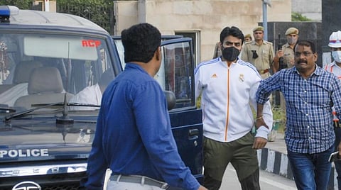 நொய்டா பெண்ணை தாக்கிய விவகாரம்: தலைமறைவான பாஜக பிரமுகர் கைது