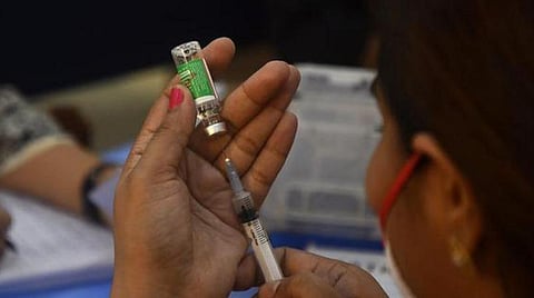 18 வயதுக்கு மேற்பட்ட அனைவருக்கும் கார்பிவாக்ஸ் பூஸ்டர் தடுப்பூசி செலுத்த மத்திய அரசு அனுமதி