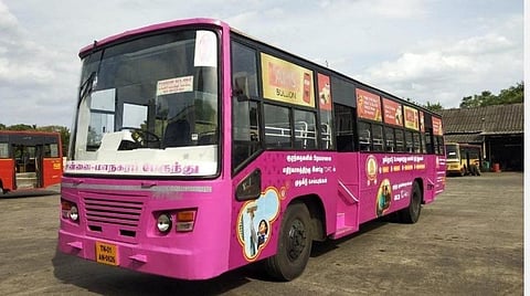 விமர்சனத்தைத் தொடர்ந்து பேருந்துகளுக்கு முழுமையாக பிங்க் வண்ணம்: போக்குவரத்துத் துறை நடவடிக்கை