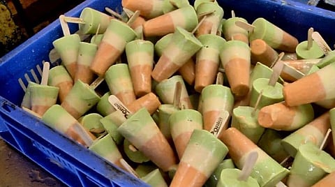 புதுச்சேரியில் மூவர்ணக் கொடி நிறத்தில் குல்பி ஐஸ்: பாண்லே அசத்தல் திட்டம்