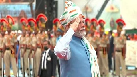 சுதந்திர தின விழா | டெல்லி செங்கோட்டையில் தேசியக் கொடி ஏற்றினார் பிரதமர் நரேந்திர மோடி